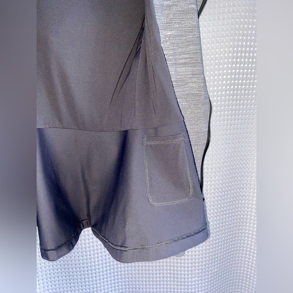 Women’s Lululemon Athletica gray hooded Bust A Move zipped Jacket Sz small - Picture 7 of 16